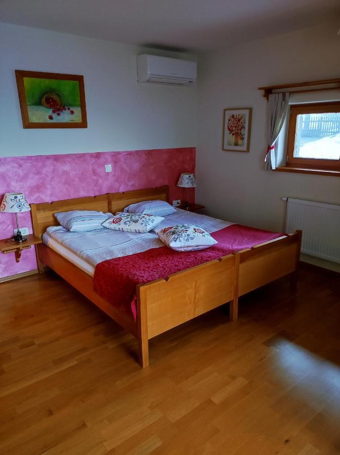 Relax Guest House Marjanca 로가스카슬라티나 외부 사진