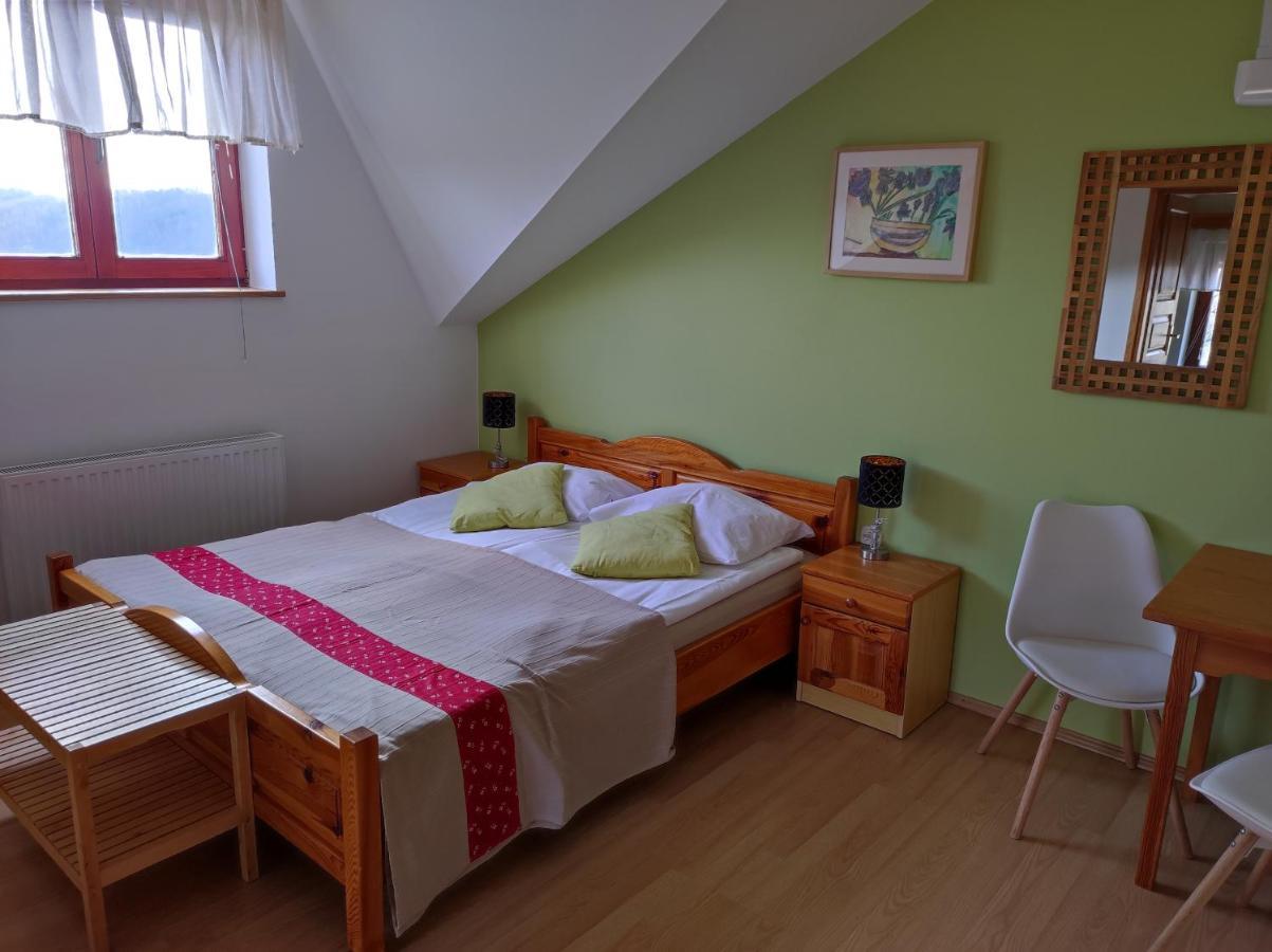 Relax Guest House Marjanca 로가스카슬라티나 외부 사진